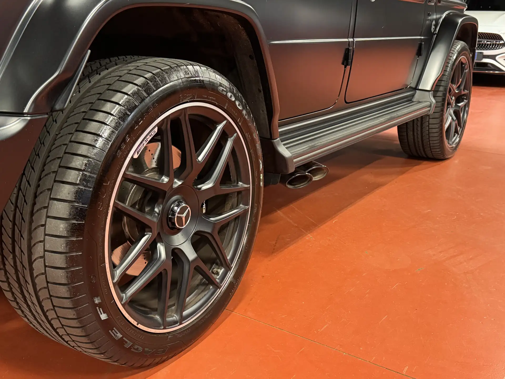 Mercedes-Benz G-Class 2024 블랙 사진 8