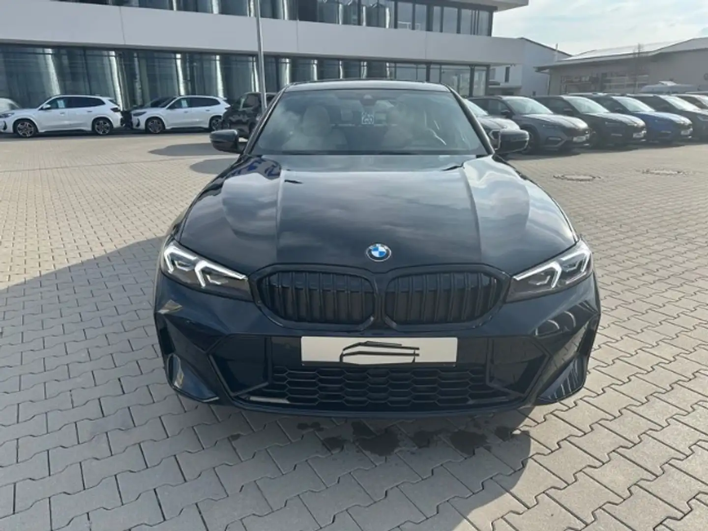 BMW 330 i M Sport M Sport Pro Navi LED SHZ Tempo Noir - 2