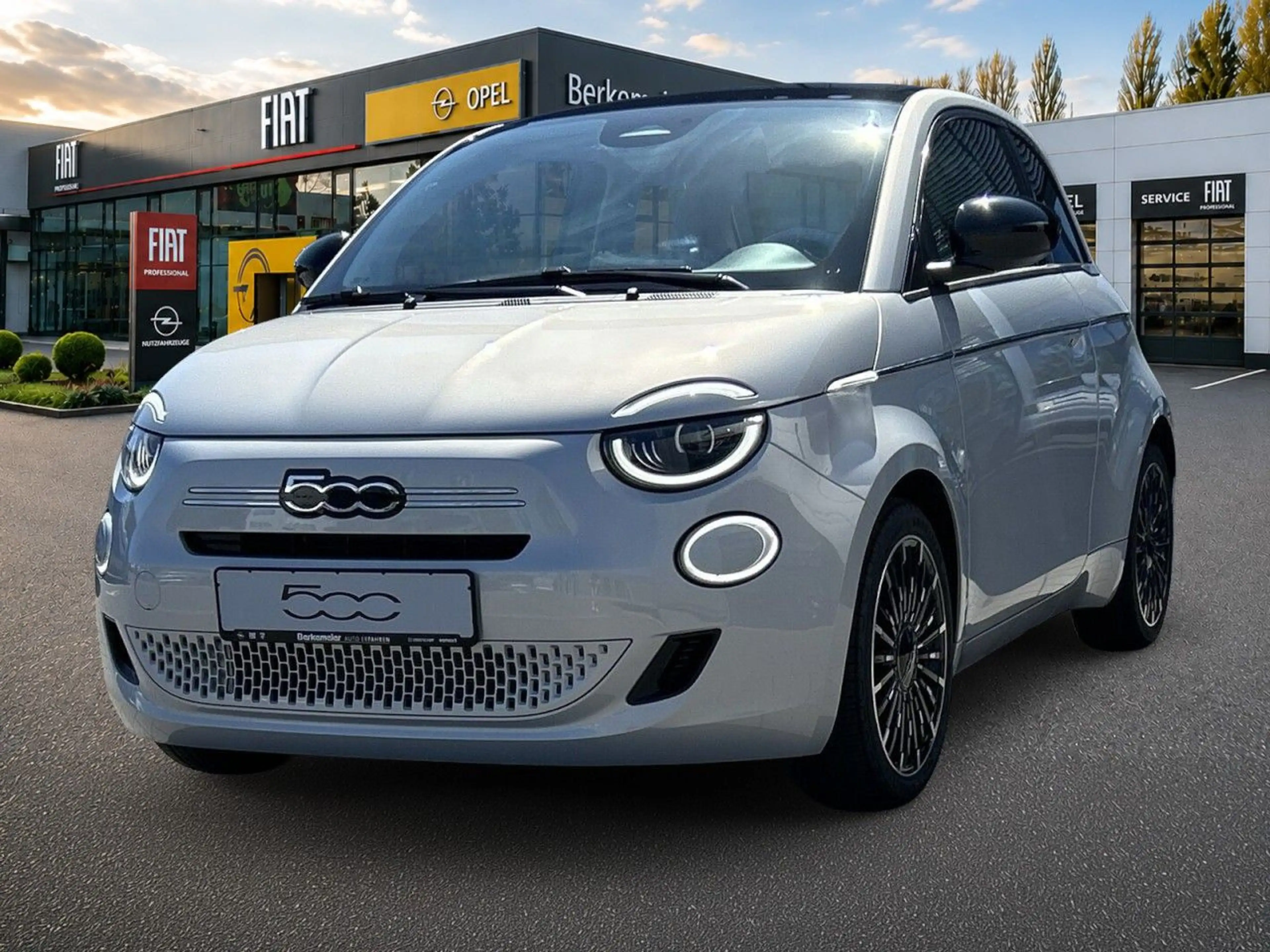 Fiat 500 Hybrid La Prima — photo 2