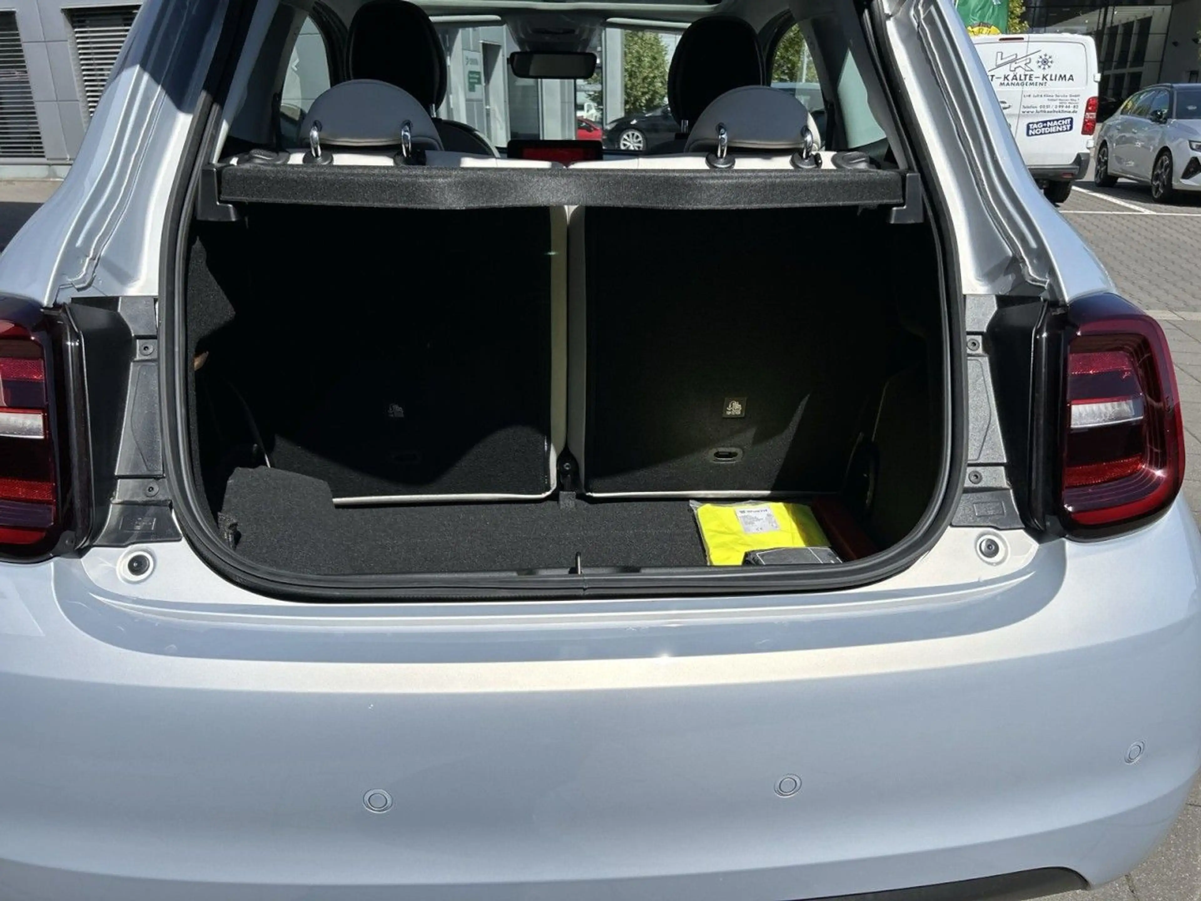 Fiat 500 Hybrid La Prima — photo 7