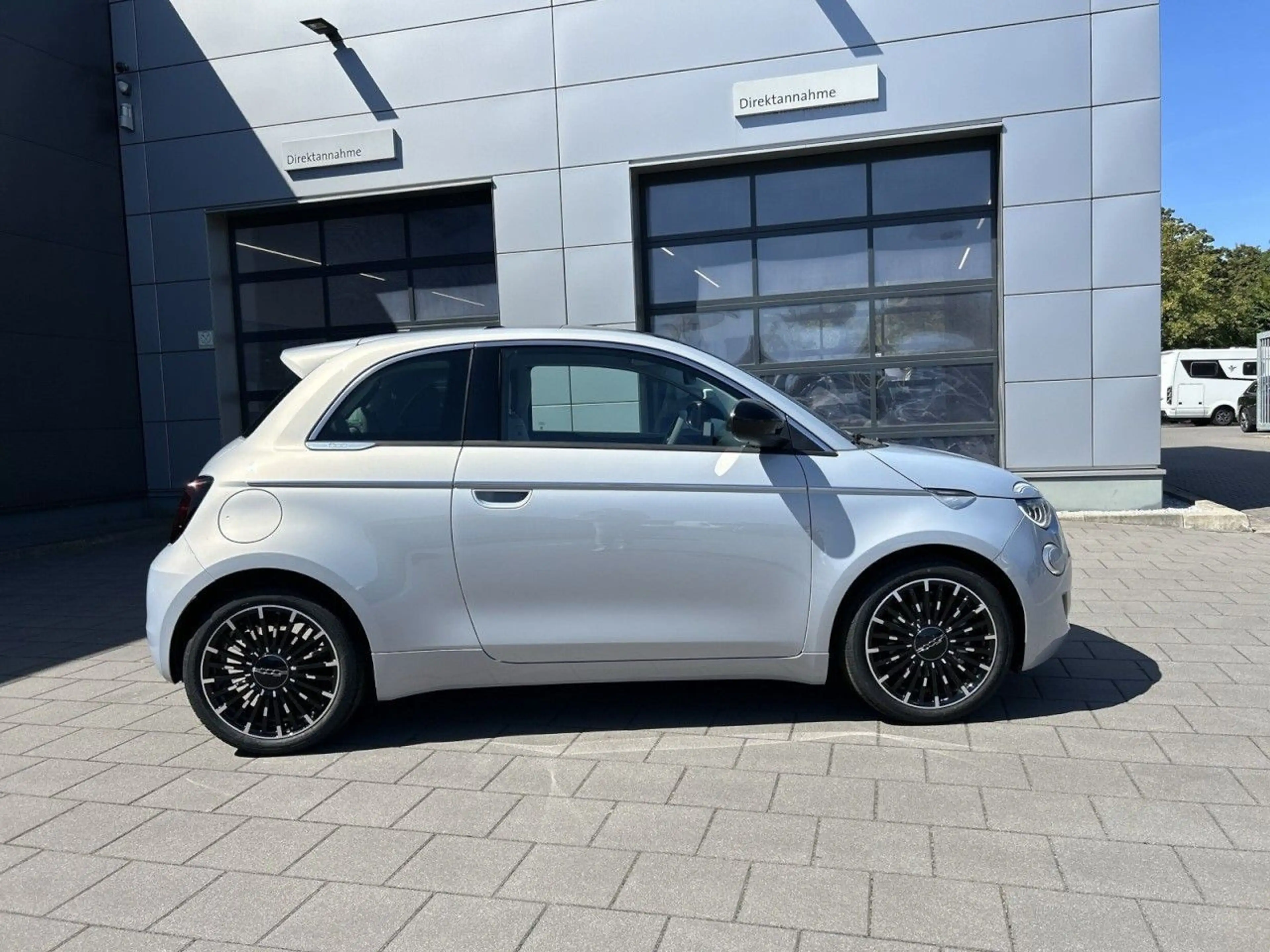 Fiat 500 Hybrid La Prima — photo 9