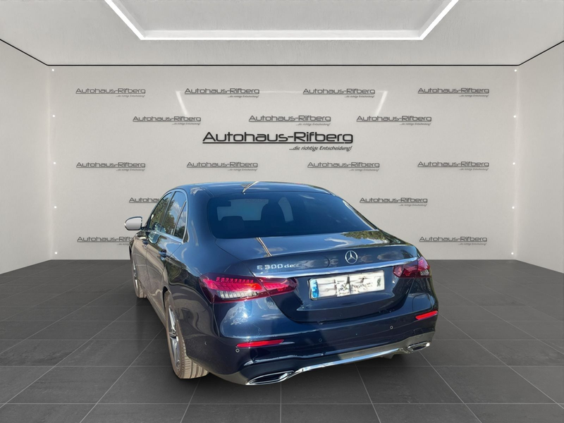Mercedes-Benz E 300 de AMG/W-COCKPIT/KAMERA/LED/NAVI/AMBIENTE — photo 4