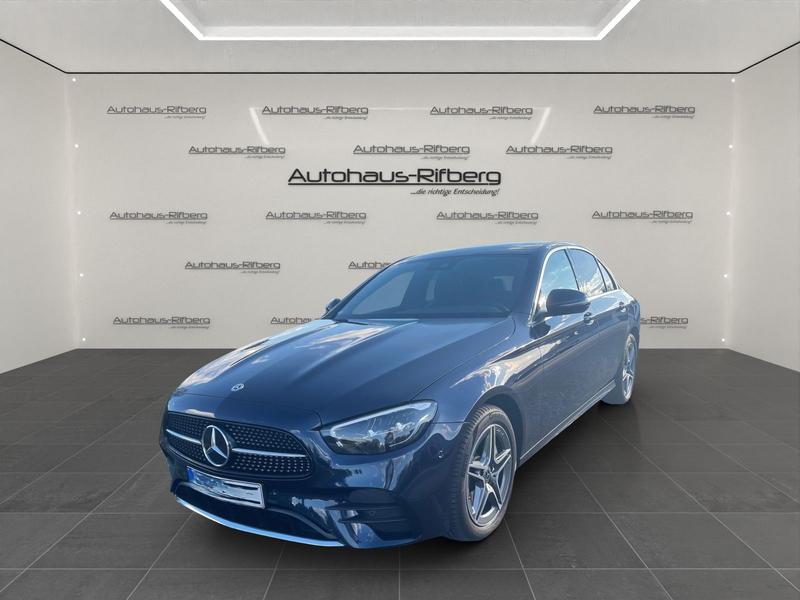 Mercedes-Benz E 300 de AMG/W-COCKPIT/KAMERA/LED/NAVI/AMBIENTE