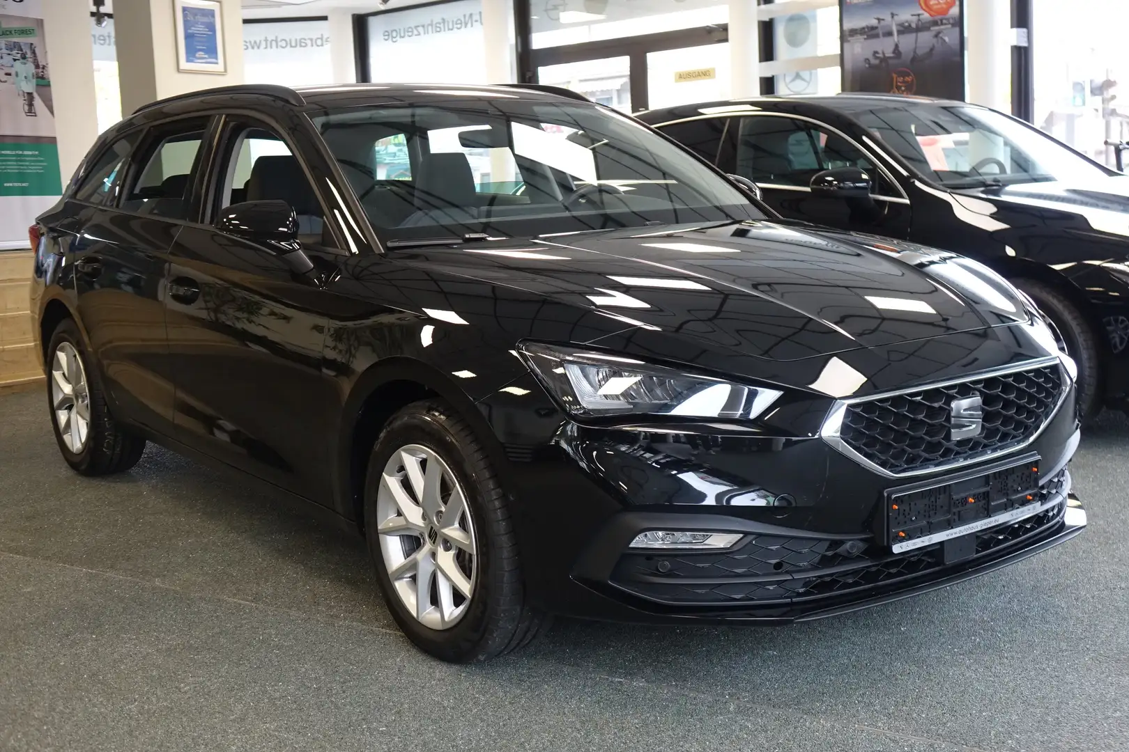 SEAT Leon 2.0 TDI Style+ACC+RFK+Virtual+Lenkrad heizbar+ Noir - 1