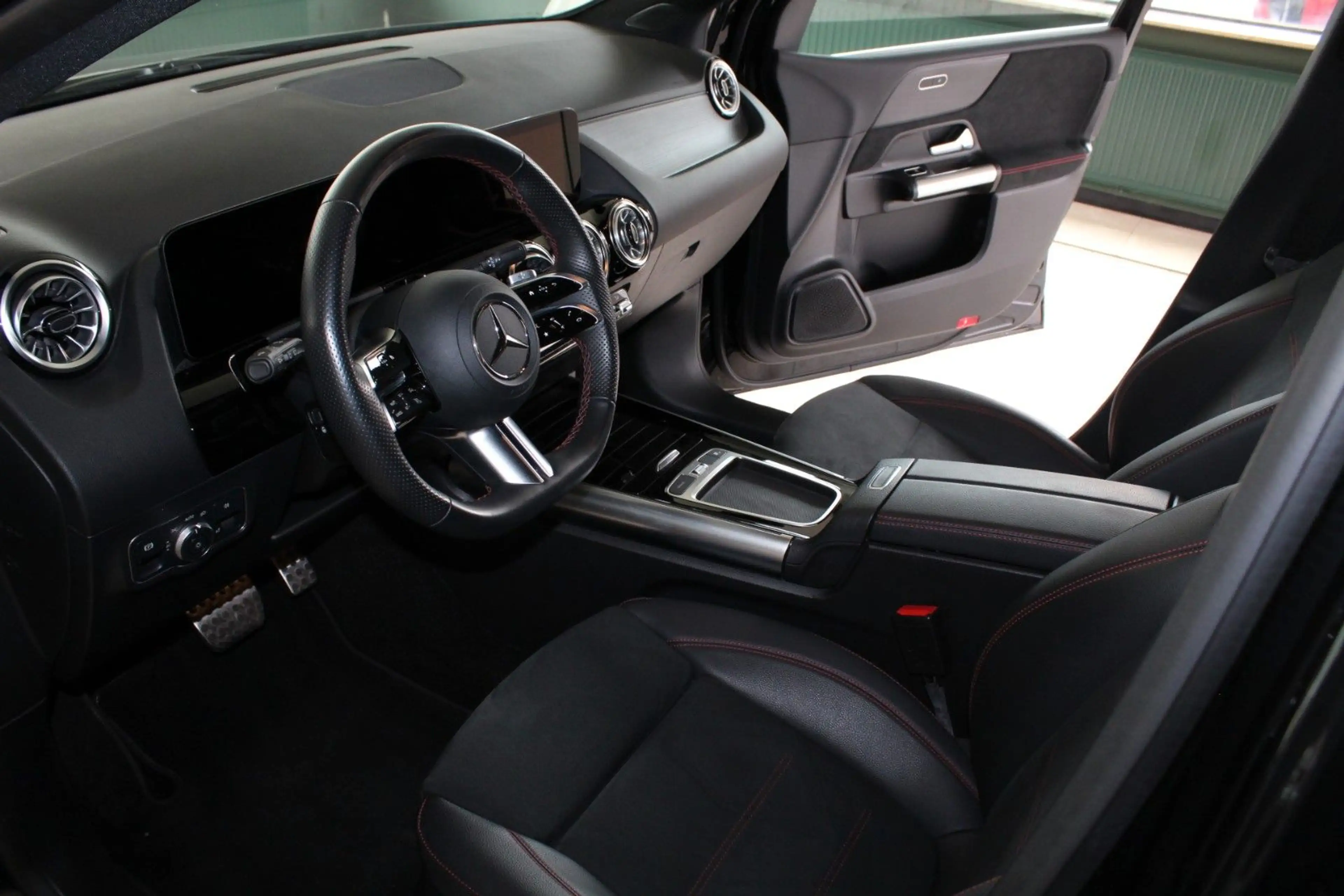 Mercedes-Benz B 200 AMG Line LED Navi Rückfahrkamera — photo 9