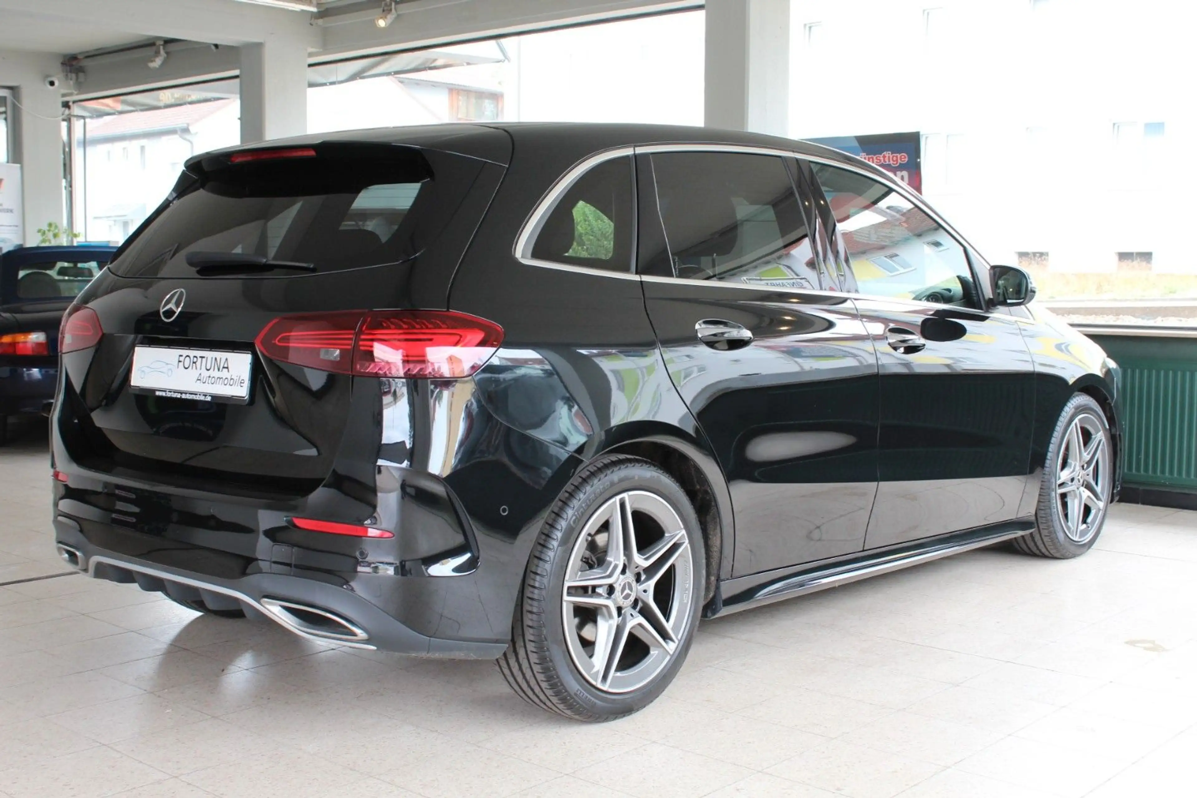 Mercedes-Benz B 200 AMG Line LED Navi Rückfahrkamera — photo 7