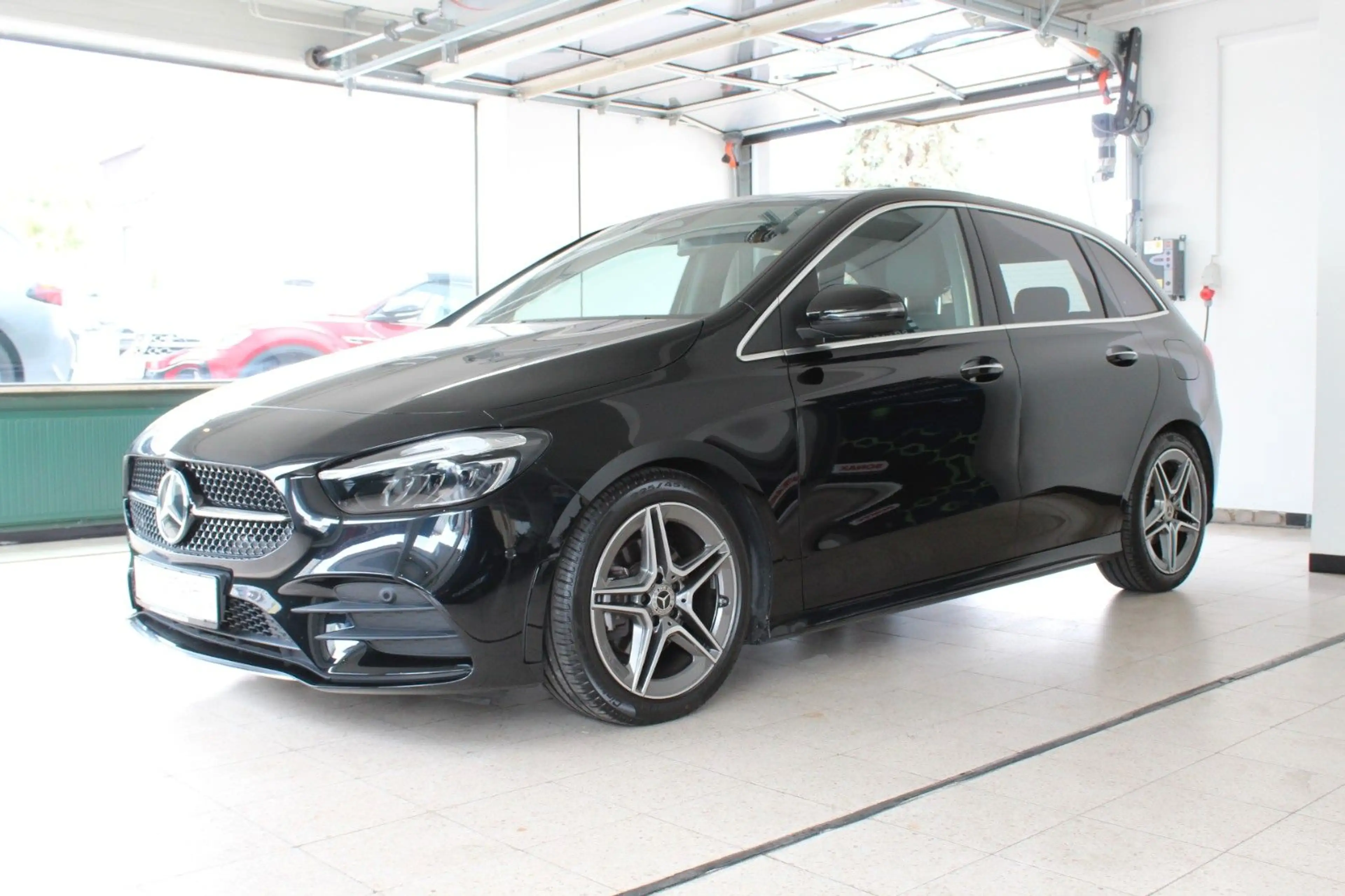 Mercedes-Benz B 200 AMG Line LED Navi Rückfahrkamera — photo 3