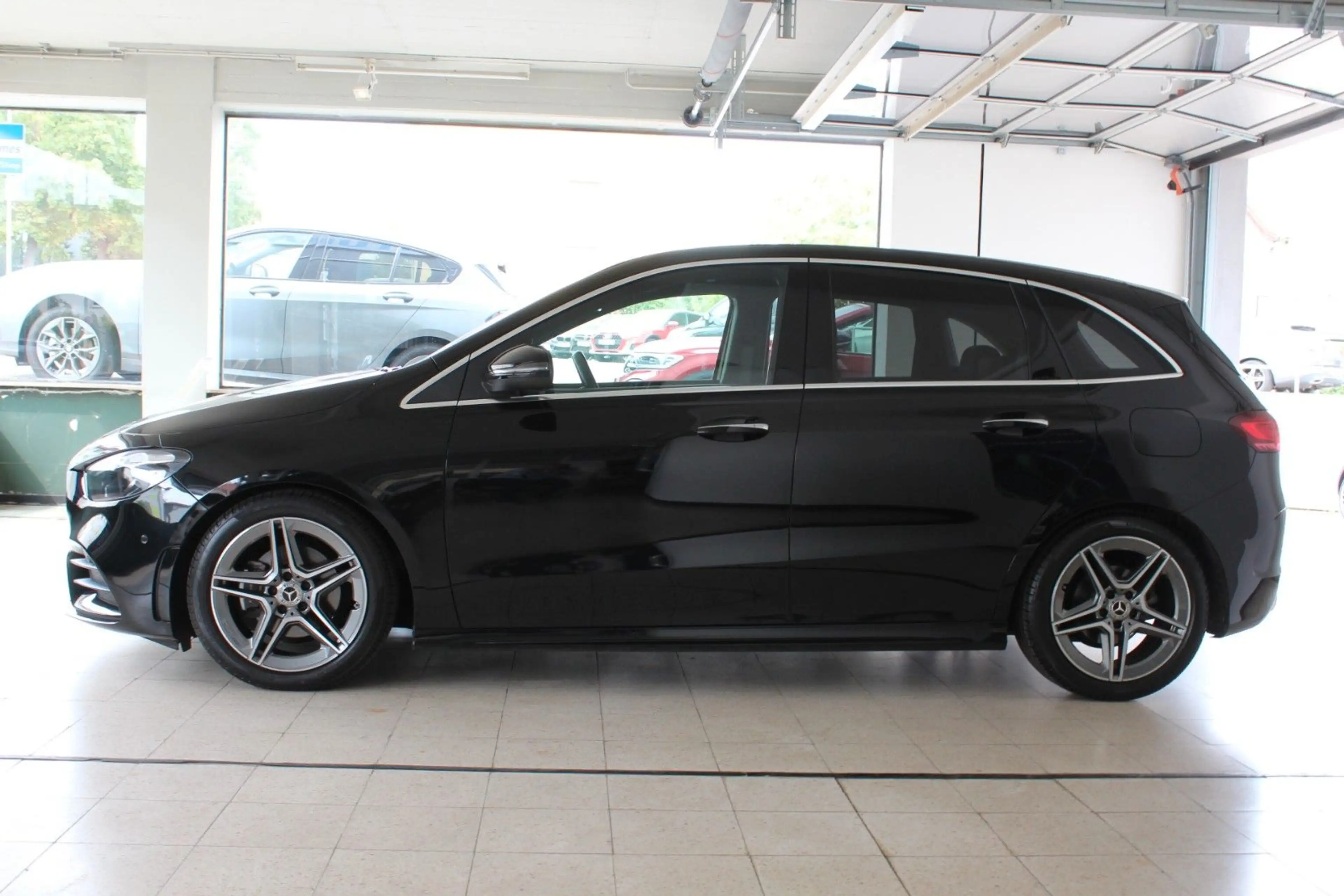Mercedes-Benz B 200 AMG Line LED Navi Rückfahrkamera — photo 4
