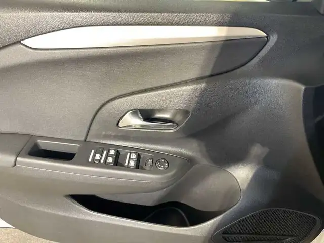 Opel Corsa view 10