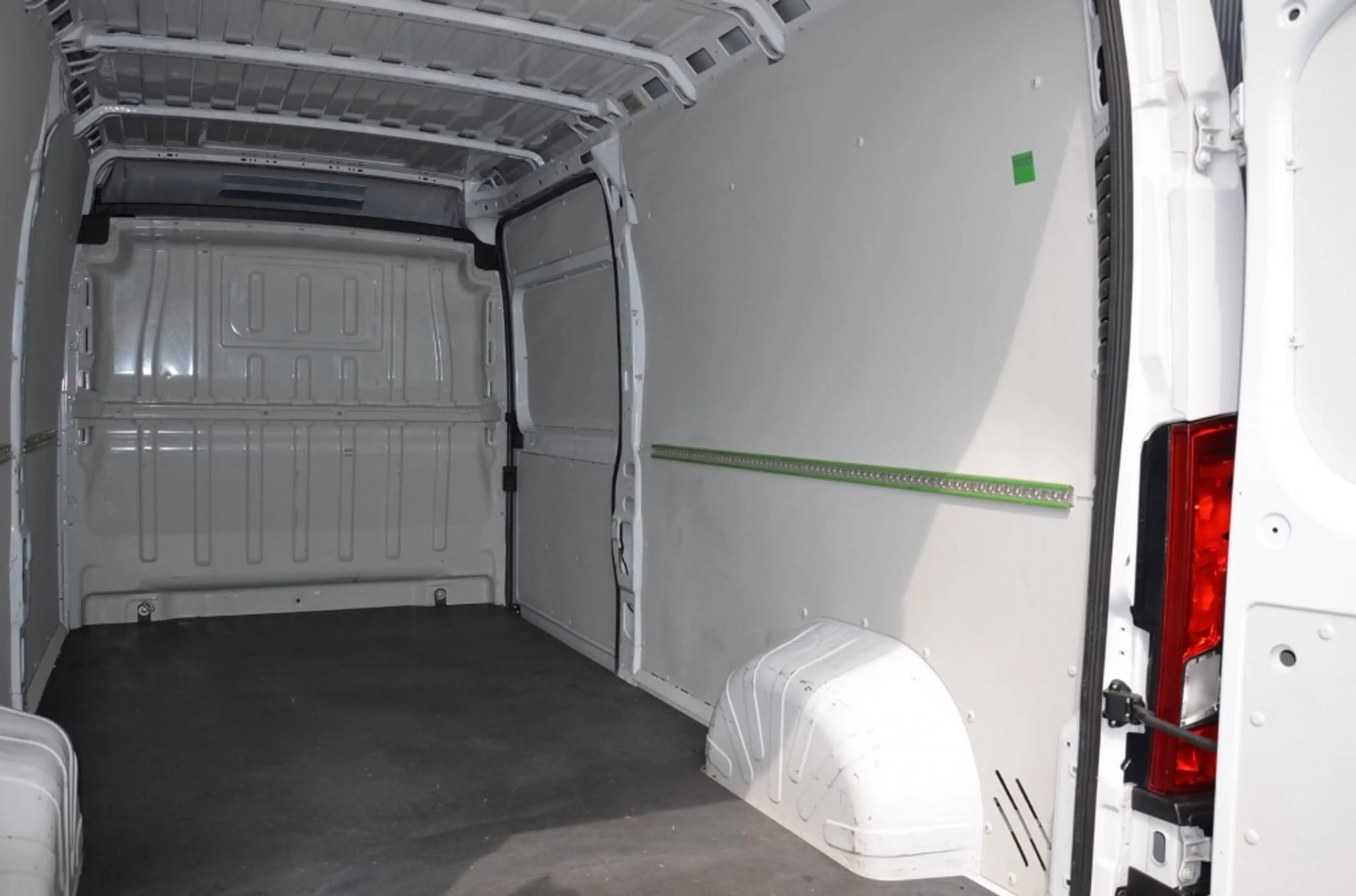 Opel Movano 2.2D 140 L3H2 — photo 8