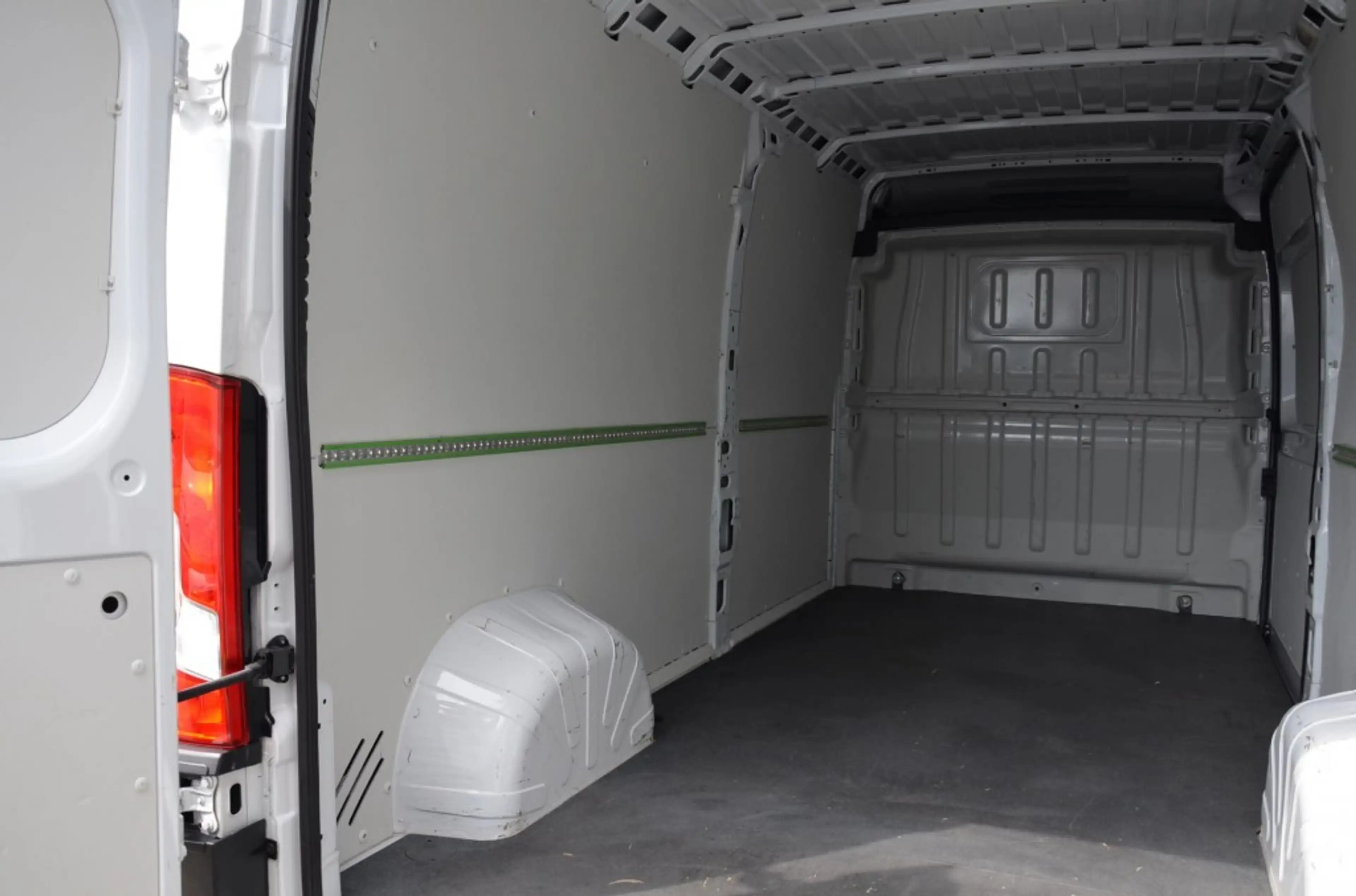Opel Movano 2.2D 140 L3H2 — photo 7