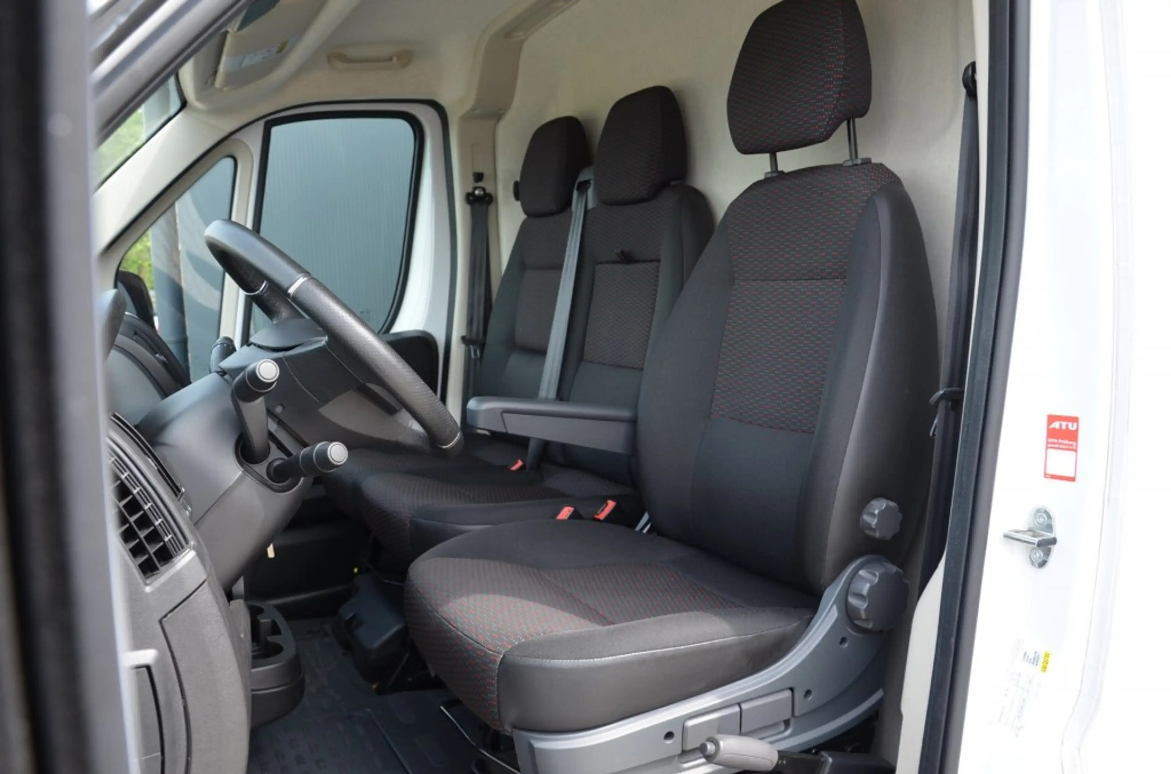 Opel Movano 2.2D 140 L3H2 — photo 10