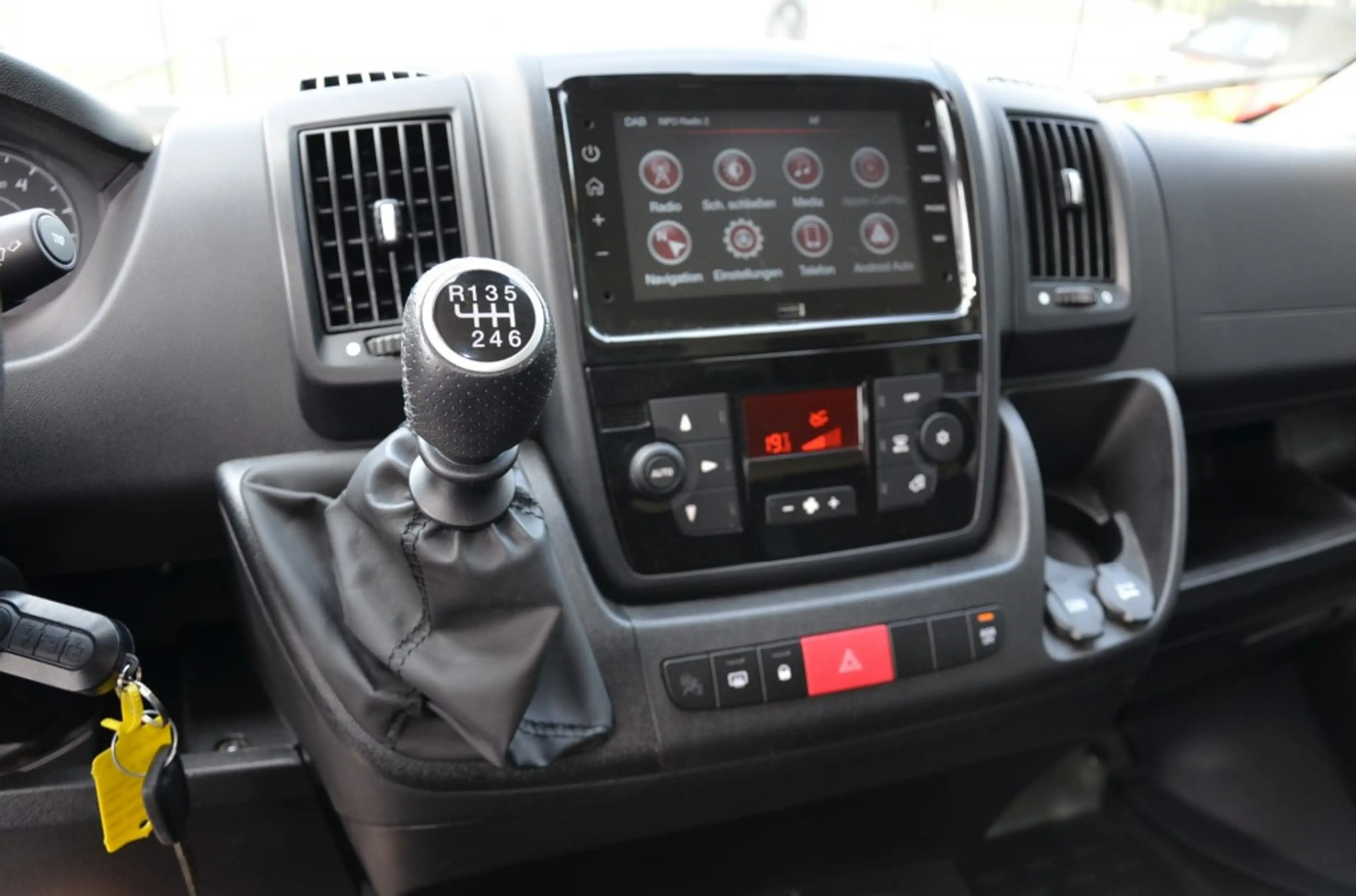 Opel Movano 2.2D 140 L3H2 — photo 12