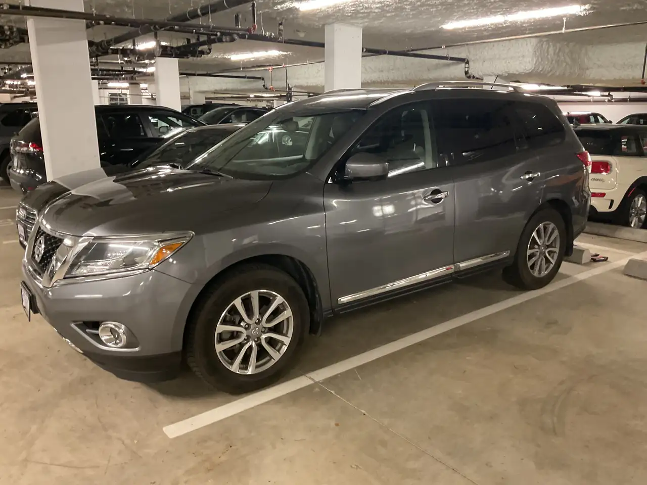 Nissan Pathfinder снимка Nissan Pathfinder