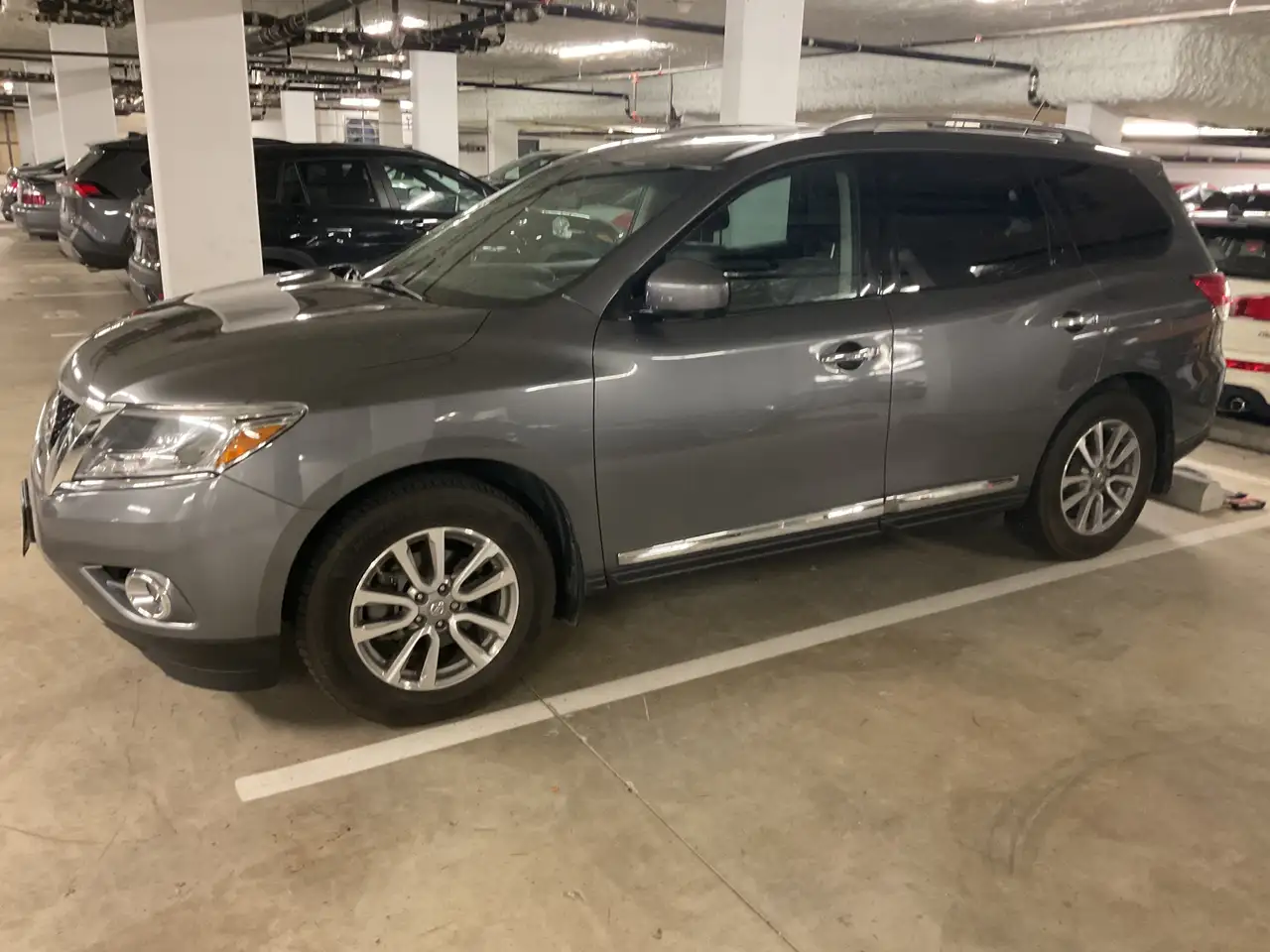 Nissan Pathfinder снимка Nissan Pathfinder