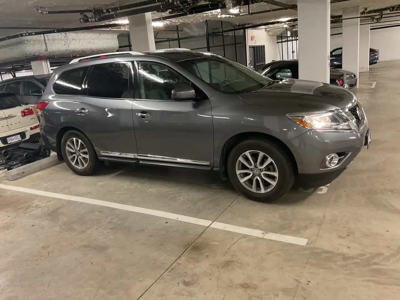 Nissan Pathfinder снимка Nissan Pathfinder