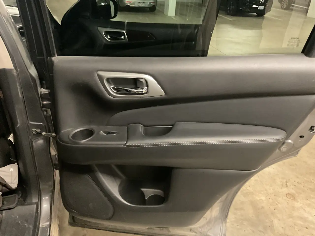 Nissan Pathfinder снимка Nissan Pathfinder