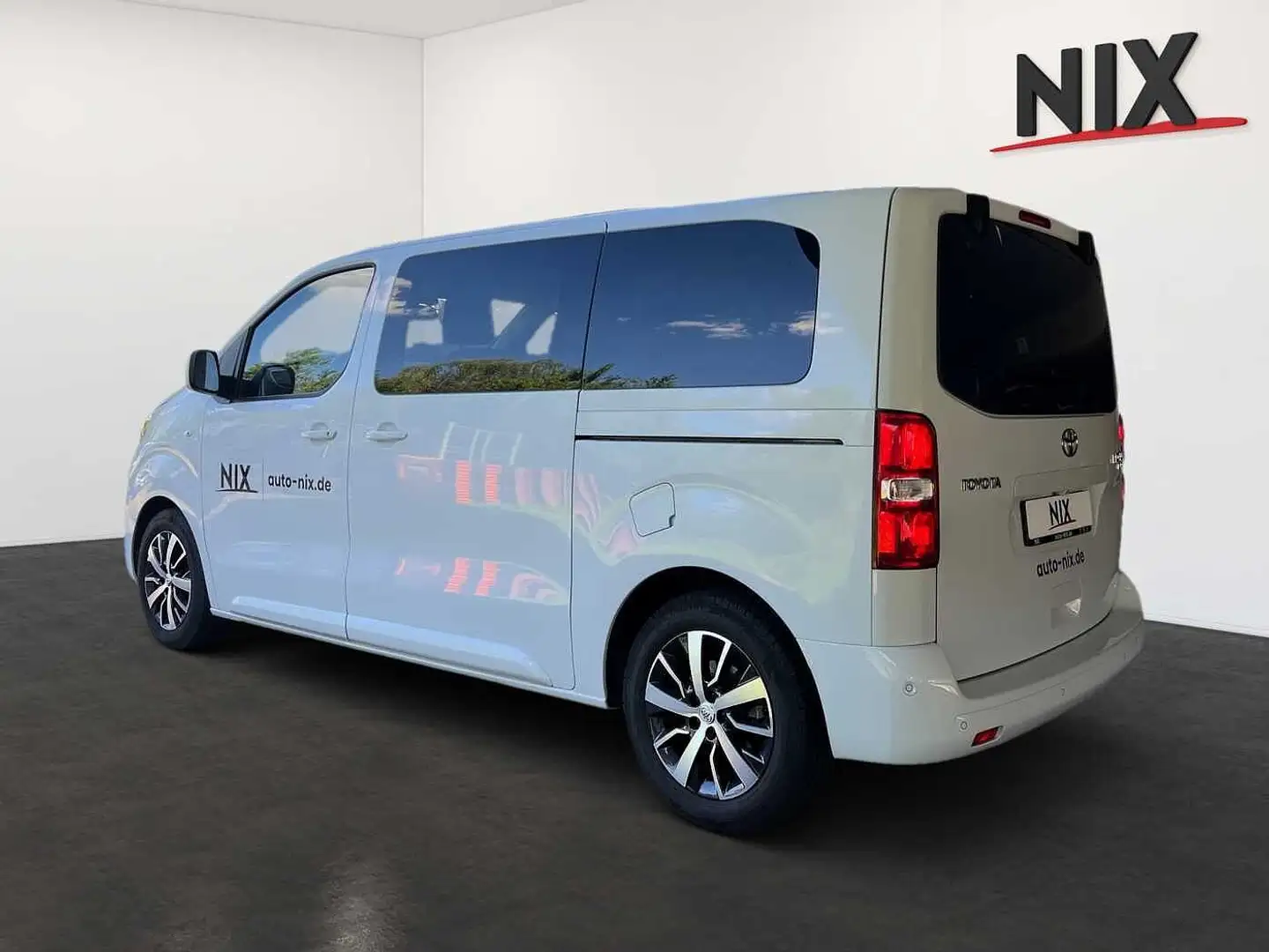 Toyota Proace Verso 2.0 D-4D L1 Team D 8-Siitzer Weiß - 2