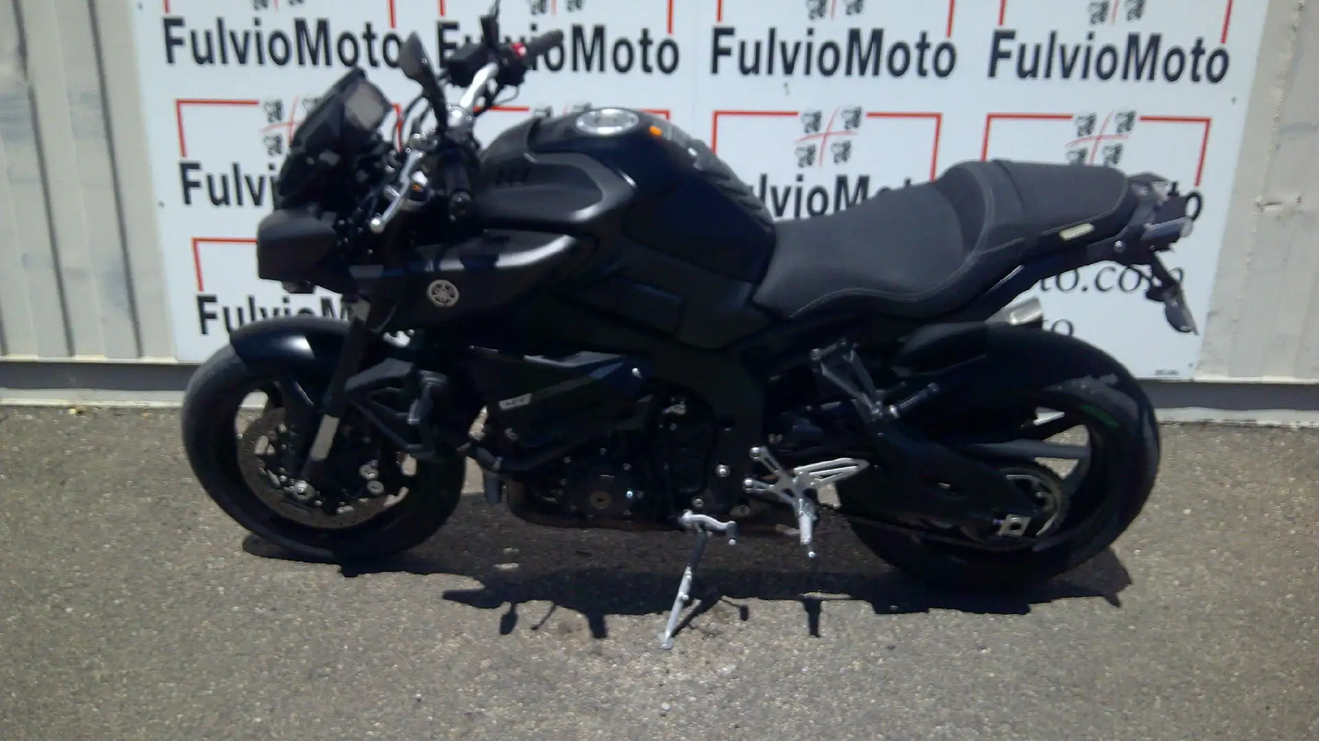Yamaha MT-10 Negro - 1