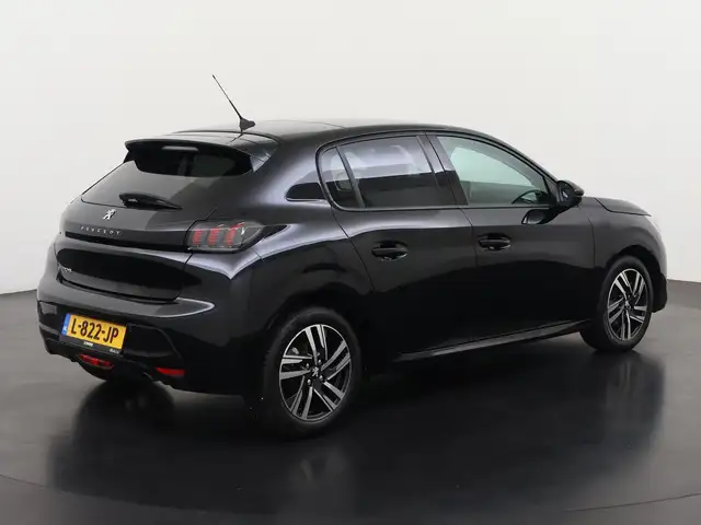 Peugeot 208 view 4