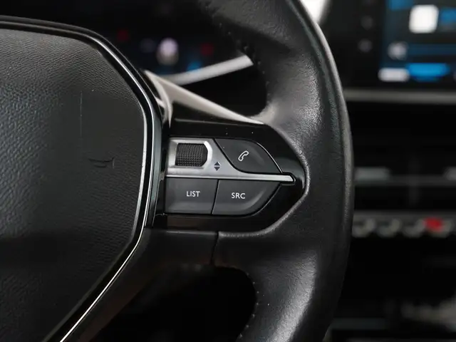 Peugeot 208 view 9