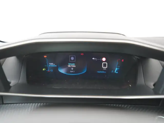 Peugeot 208 view 8