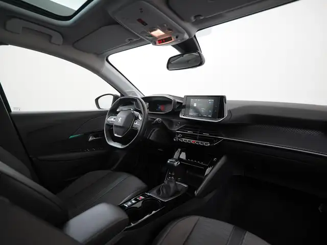 Peugeot 208 view 2