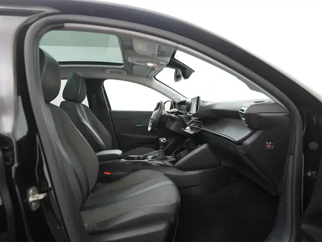 Peugeot 208 view 3