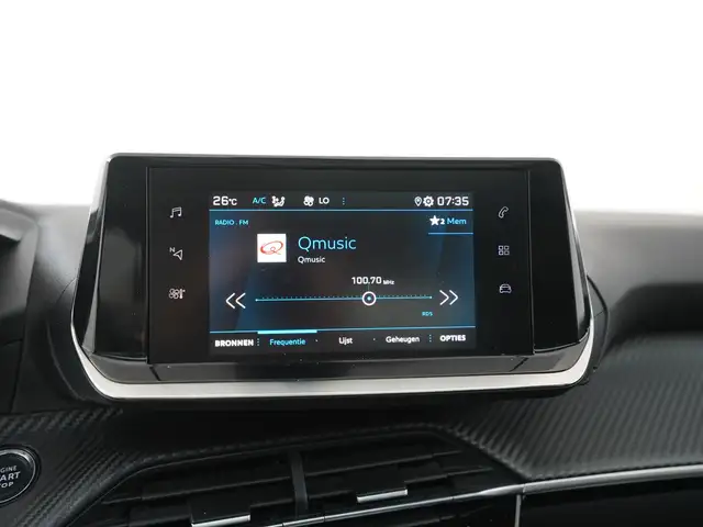 Peugeot 208 view 13