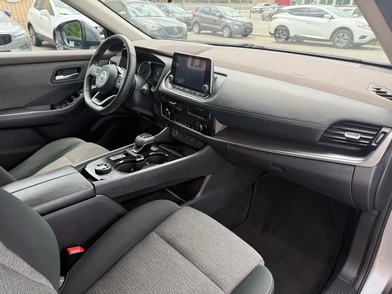 Nissan Rogue fotografie Nissan Rogue