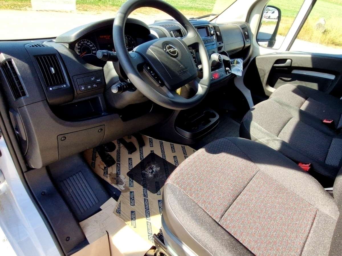 Opel Movano