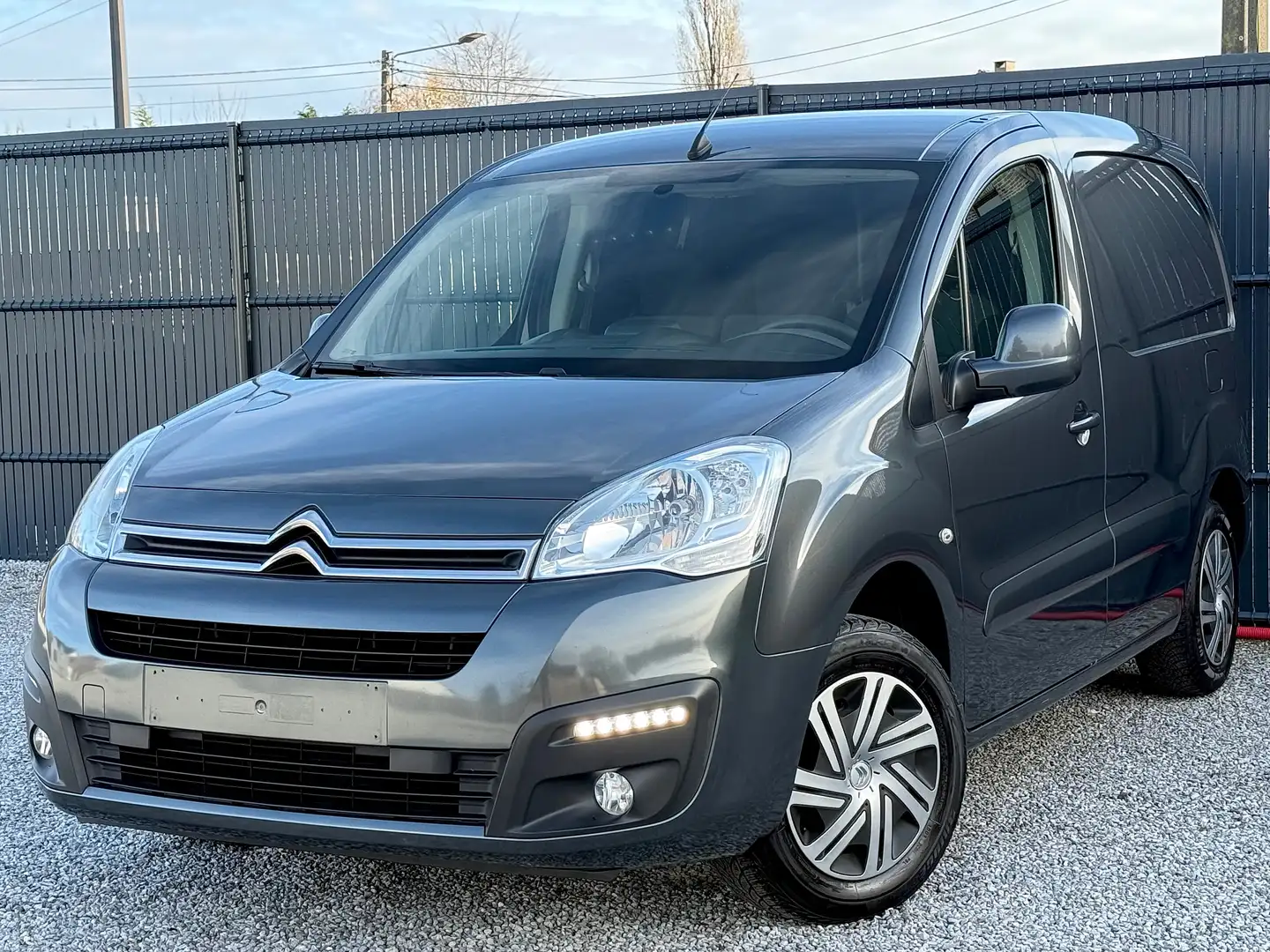 Citroen Berlingo 1.6 BlueHDi | Utilitaire | 3Place | Navi | Airco Grijs - 1