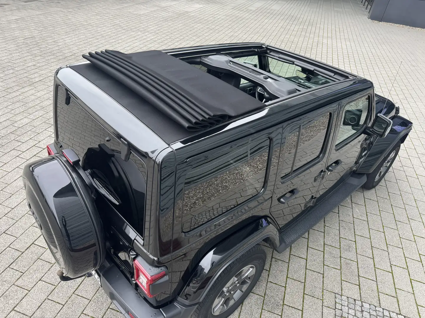 Jeep Wrangler Wrangler Unlimited 2.2 CRDi AWD Sky  Sahara Negro - 2