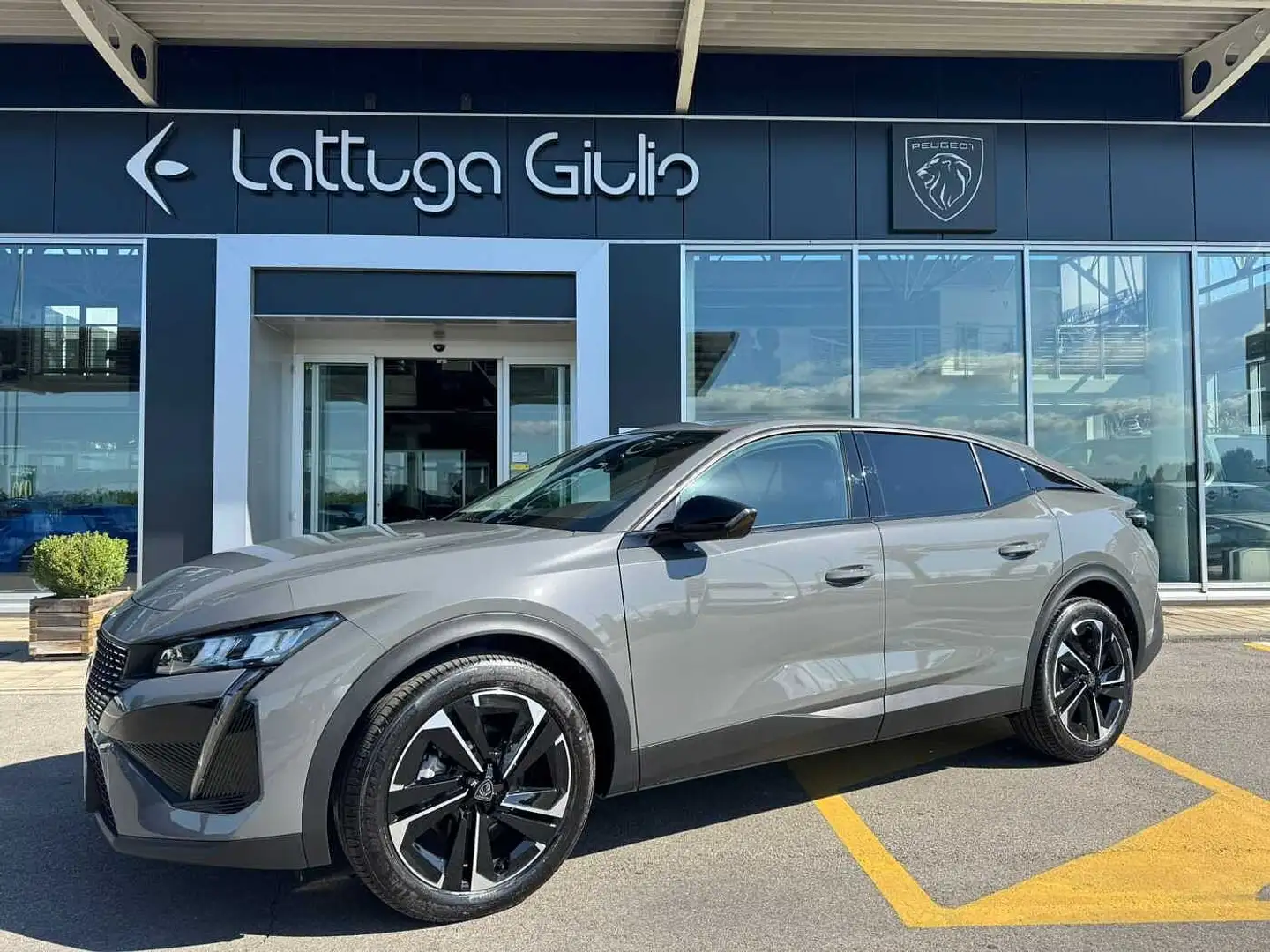 Peugeot 408 ALLURE HYBRID 136CV KM0 Gris - 1
