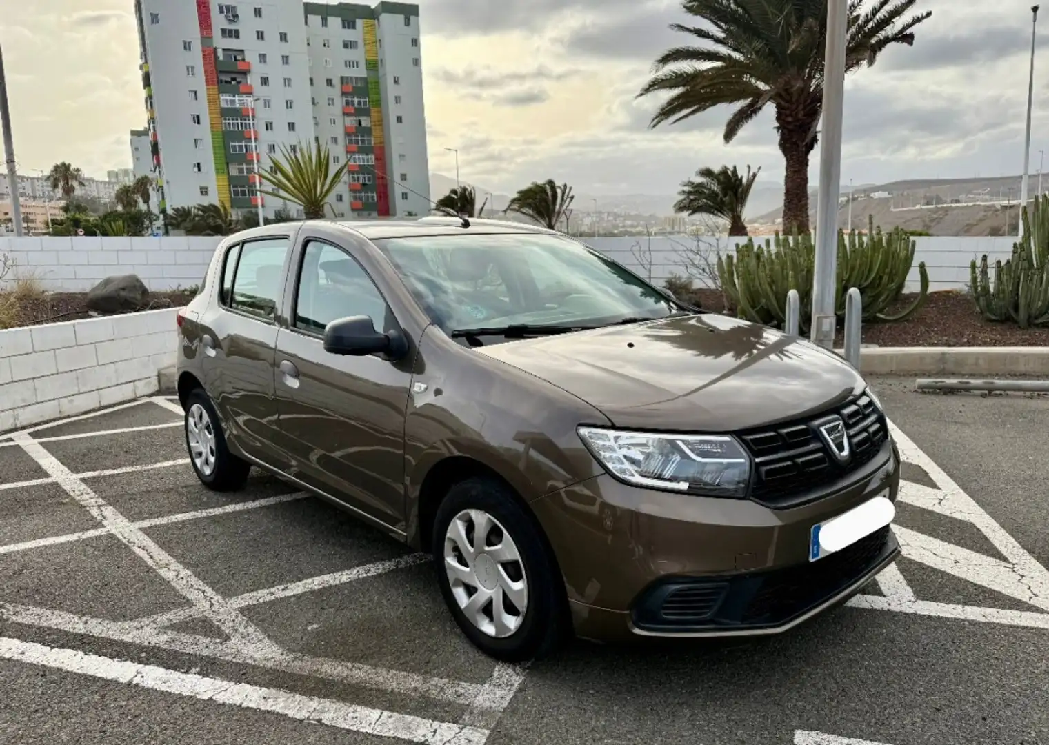 Dacia Sandero 1.0 Essential 55kW Marrón - 1