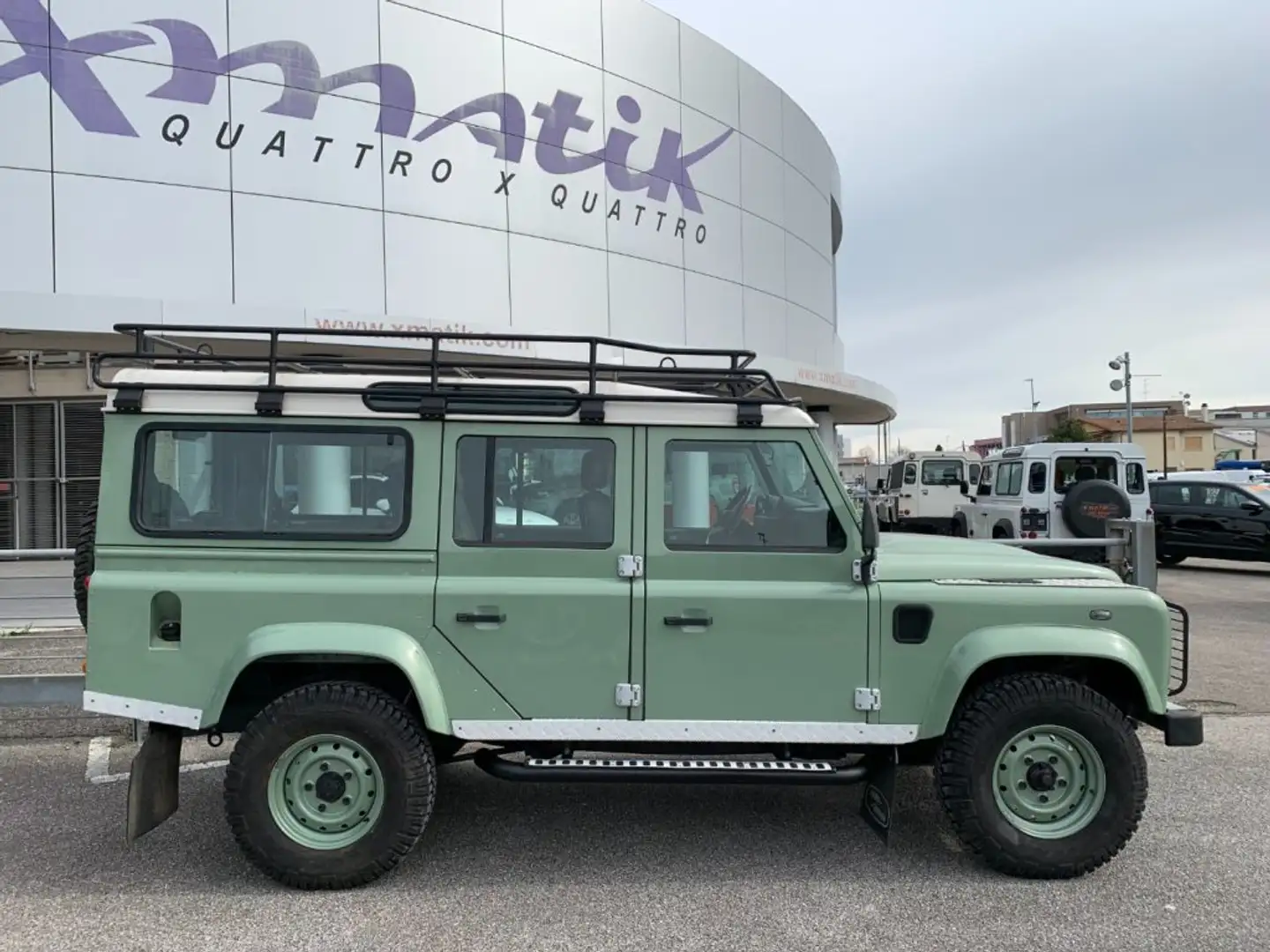Land Rover Defender 110 2.2 TD4 Station Wagon Heritage Edition 7 posti Vert - 2