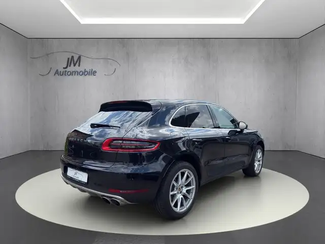 Porsche Macan view 7
