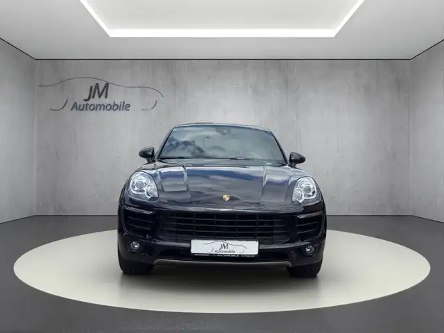 Porsche Macan view 2