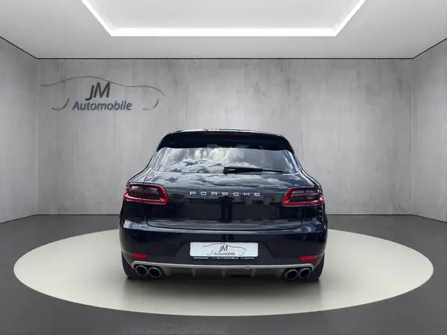 Porsche Macan view 6