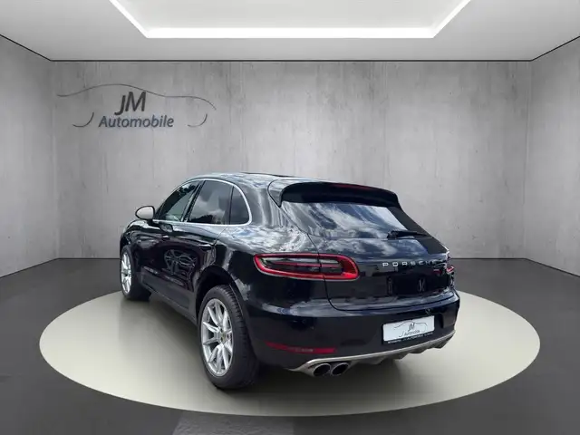 Porsche Macan view 5
