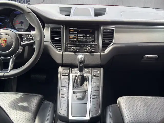 Porsche Macan view 15
