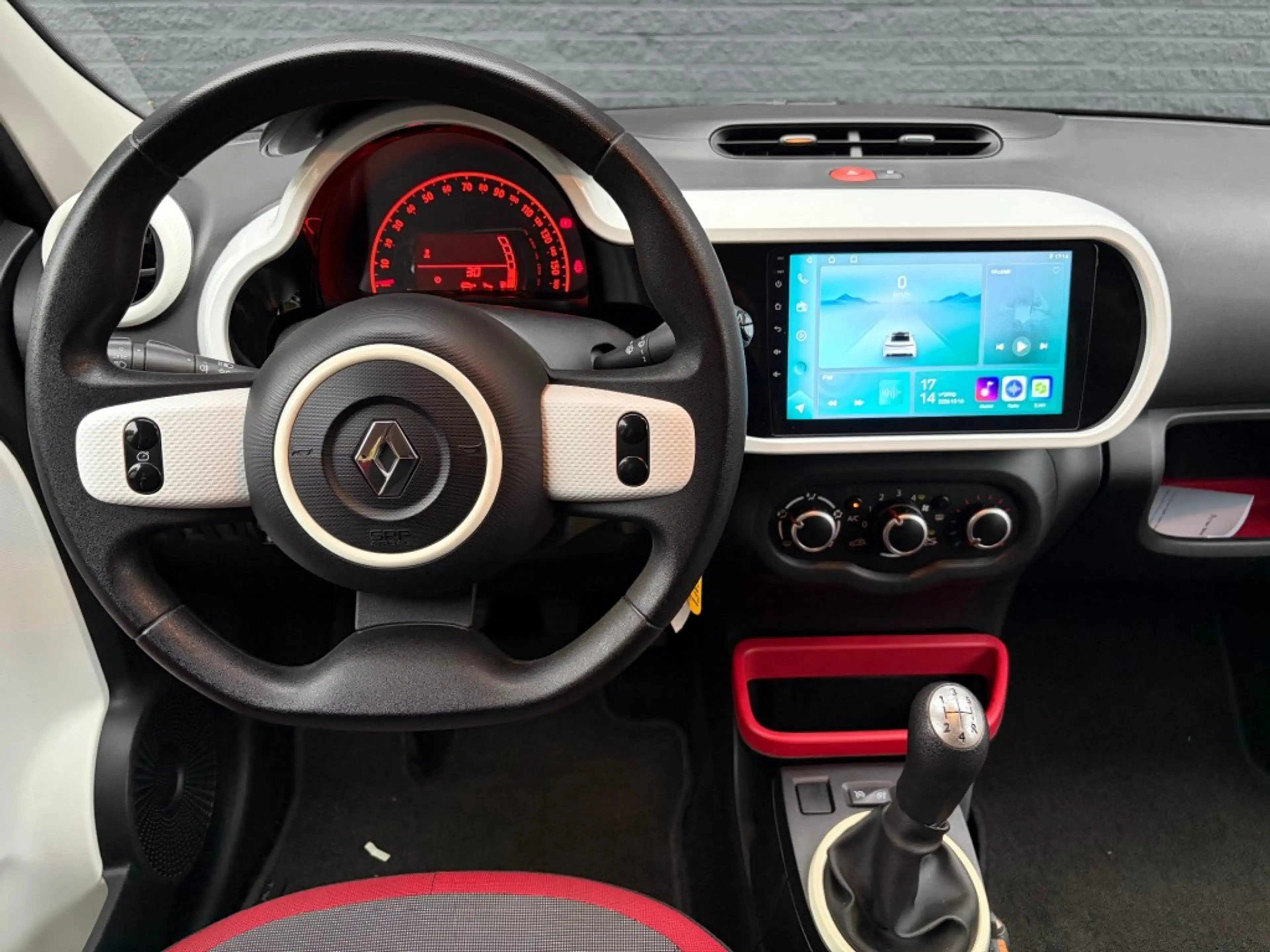 Renault Twingo 1.0 SCE COLLECTION — photo 9
