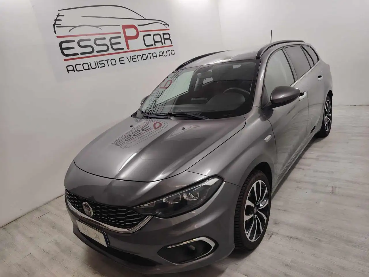 Fiat Tipo 1.6 Mjt S&S SW Lounge — photo 1 of 9