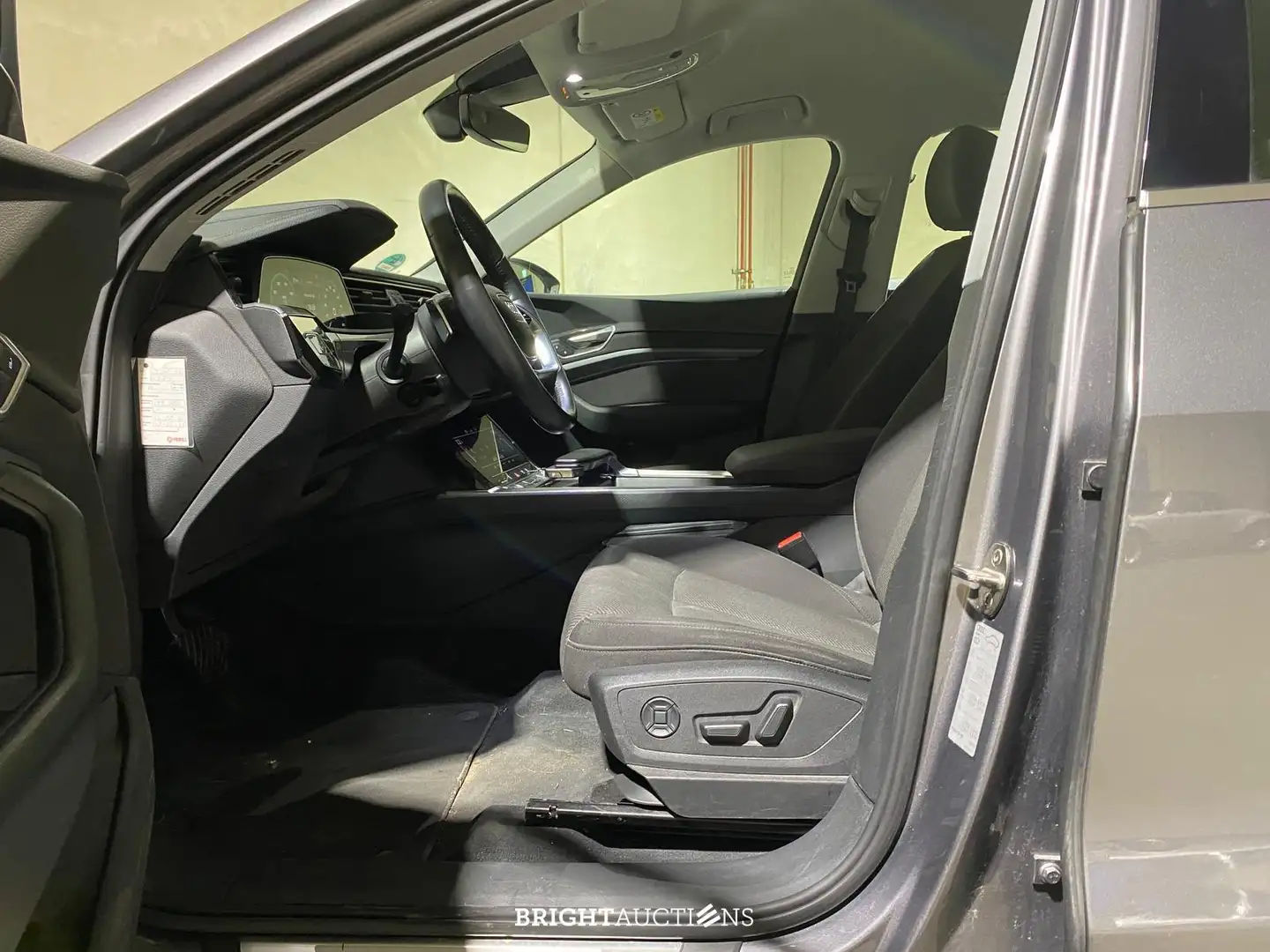 Audi e-tron 50 Quattro Launch Edition 71 kWh Grijs - 2