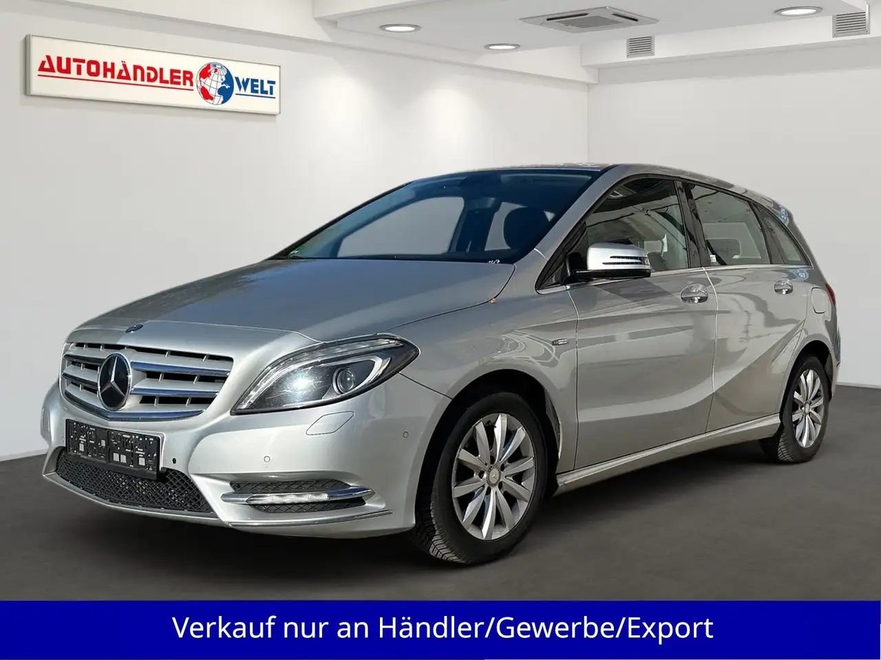 Mercedes-Benz B 180