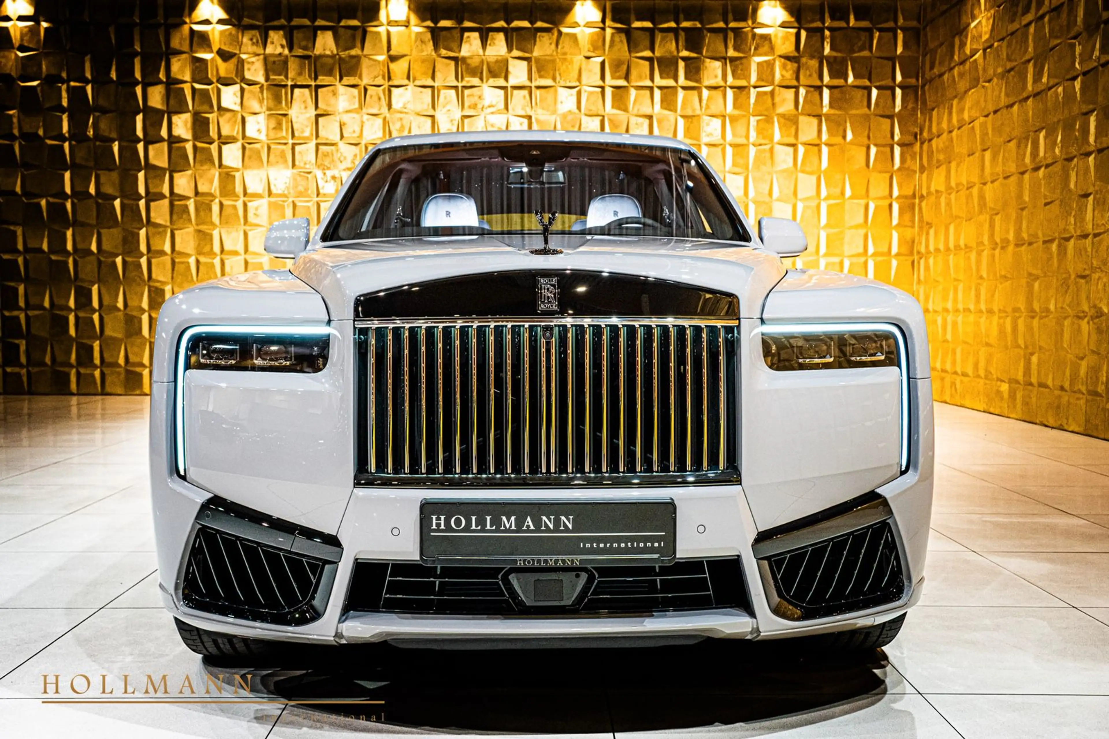 Rolls-Royce Cullinan CULLINAN SERIES II BLACK BADGE — photo 10