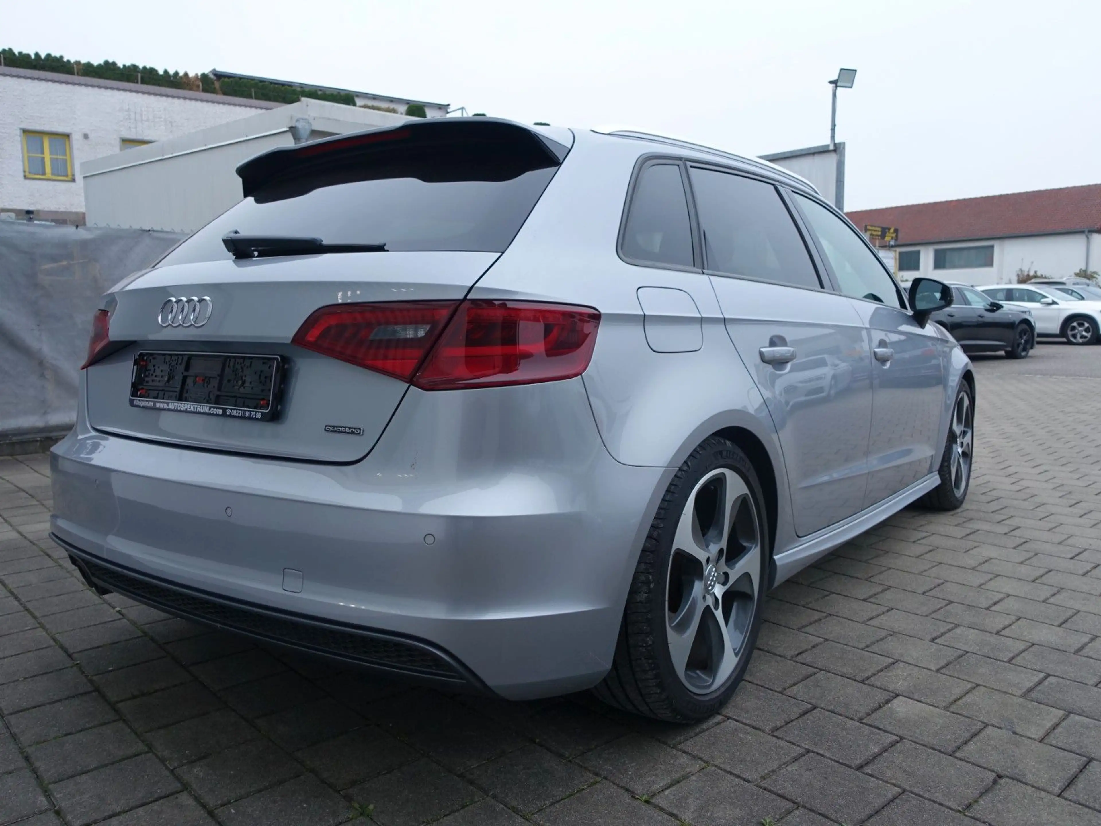 Audi A3 Sportback quattro S-LINE/1.HAND/LED/NAVI — photo 5