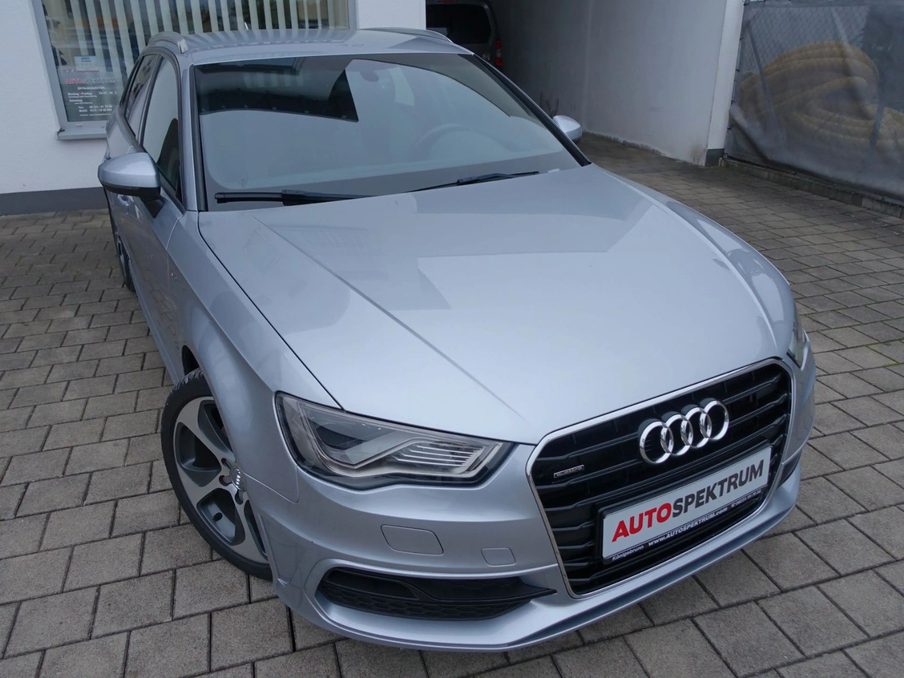 Audi A3 Sportback quattro S-LINE/1.HAND/LED/NAVI — photo 2