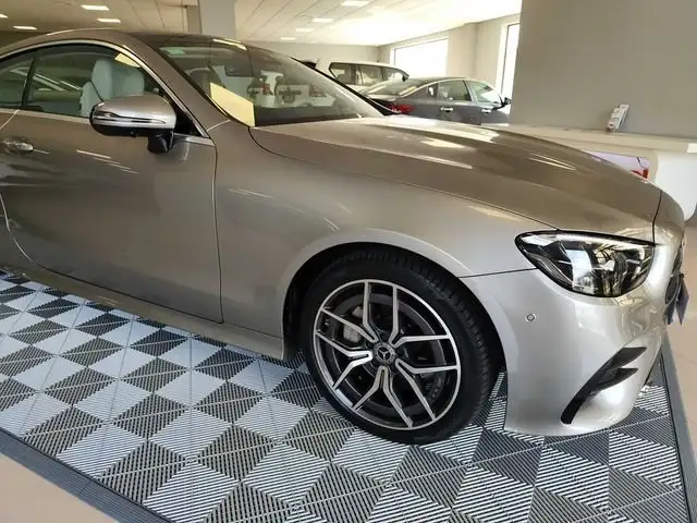 Mercedes-Benz E 220 Coupé 220d 4Matic 9G-Tronic