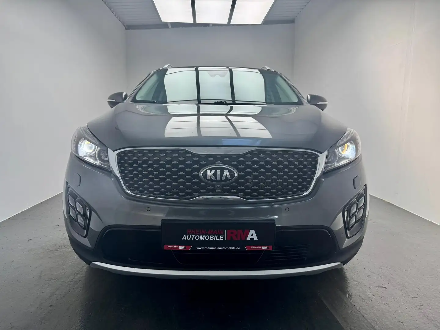 Kia Sorento Platinum Edition 4WD 2.2+360°VIEW+PANO+ Grijs - 2